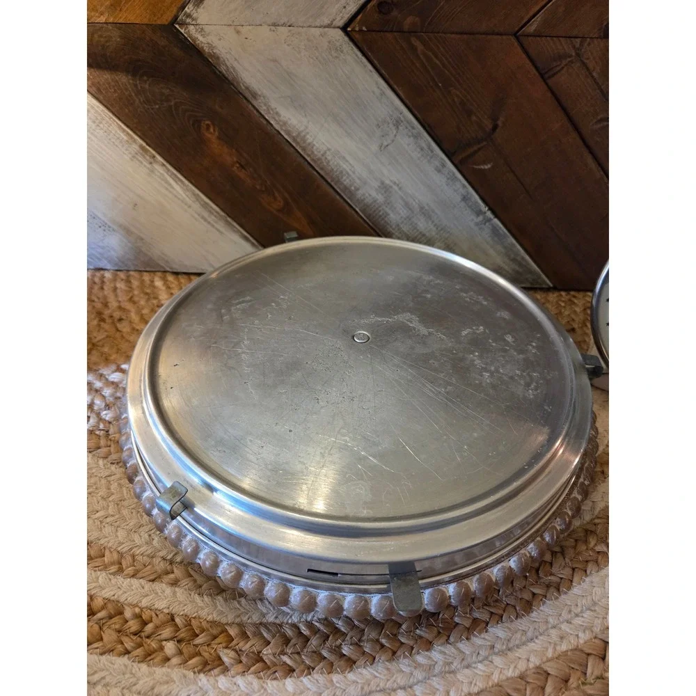 Vintage Mirro Aluminum Cake Carrier Locking Saver Model 2002 KM Made in USA